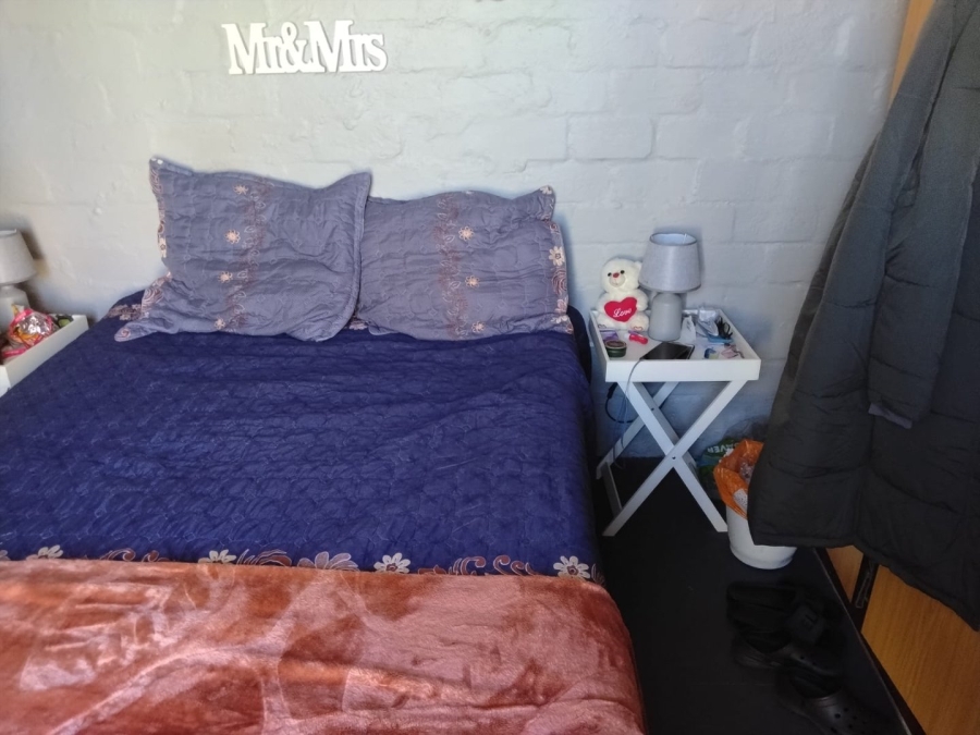 1 Bedroom Property for Sale in Hanover Park Western Cape
